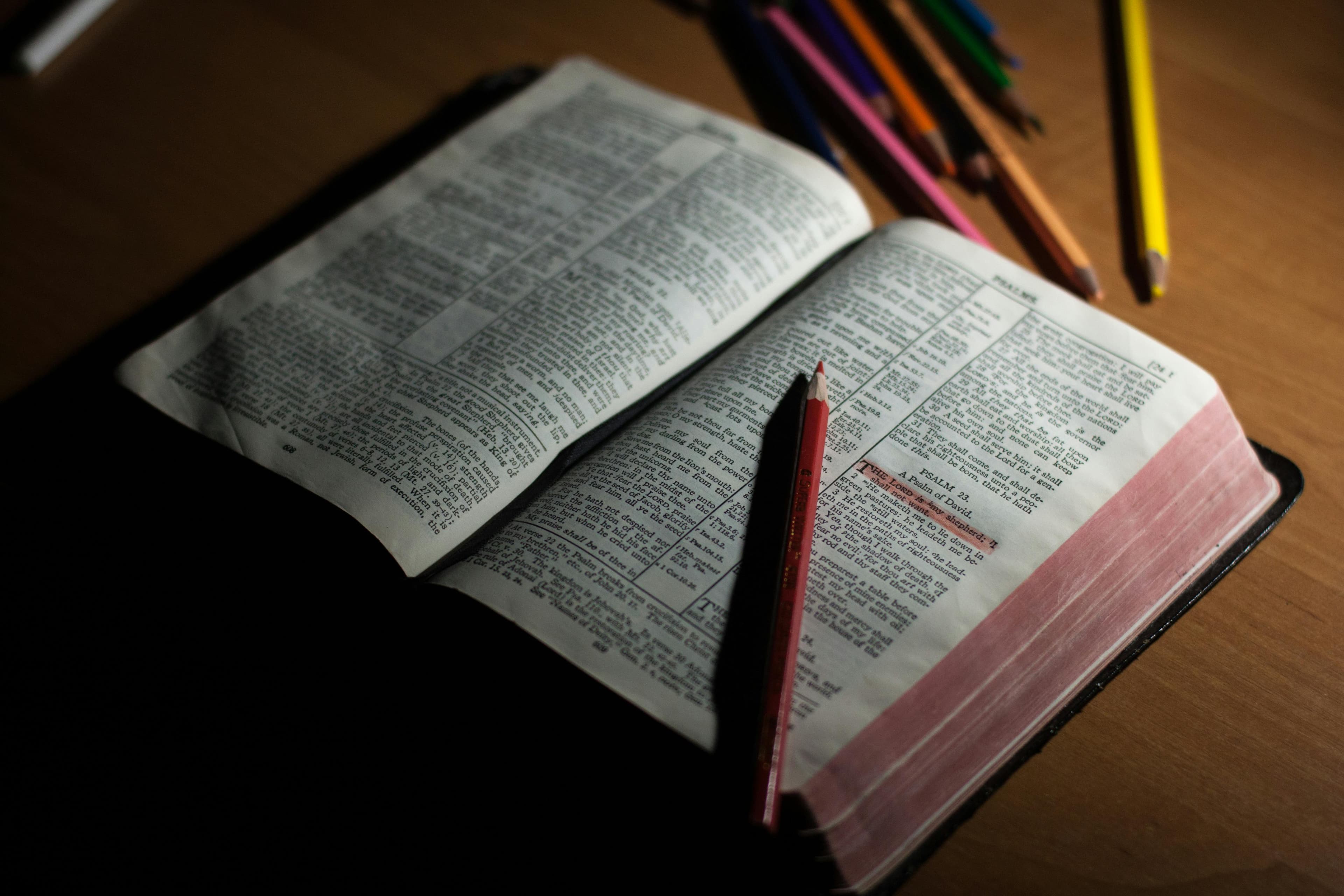 Voyance et religion : une opposition ou une complémentarité ?
