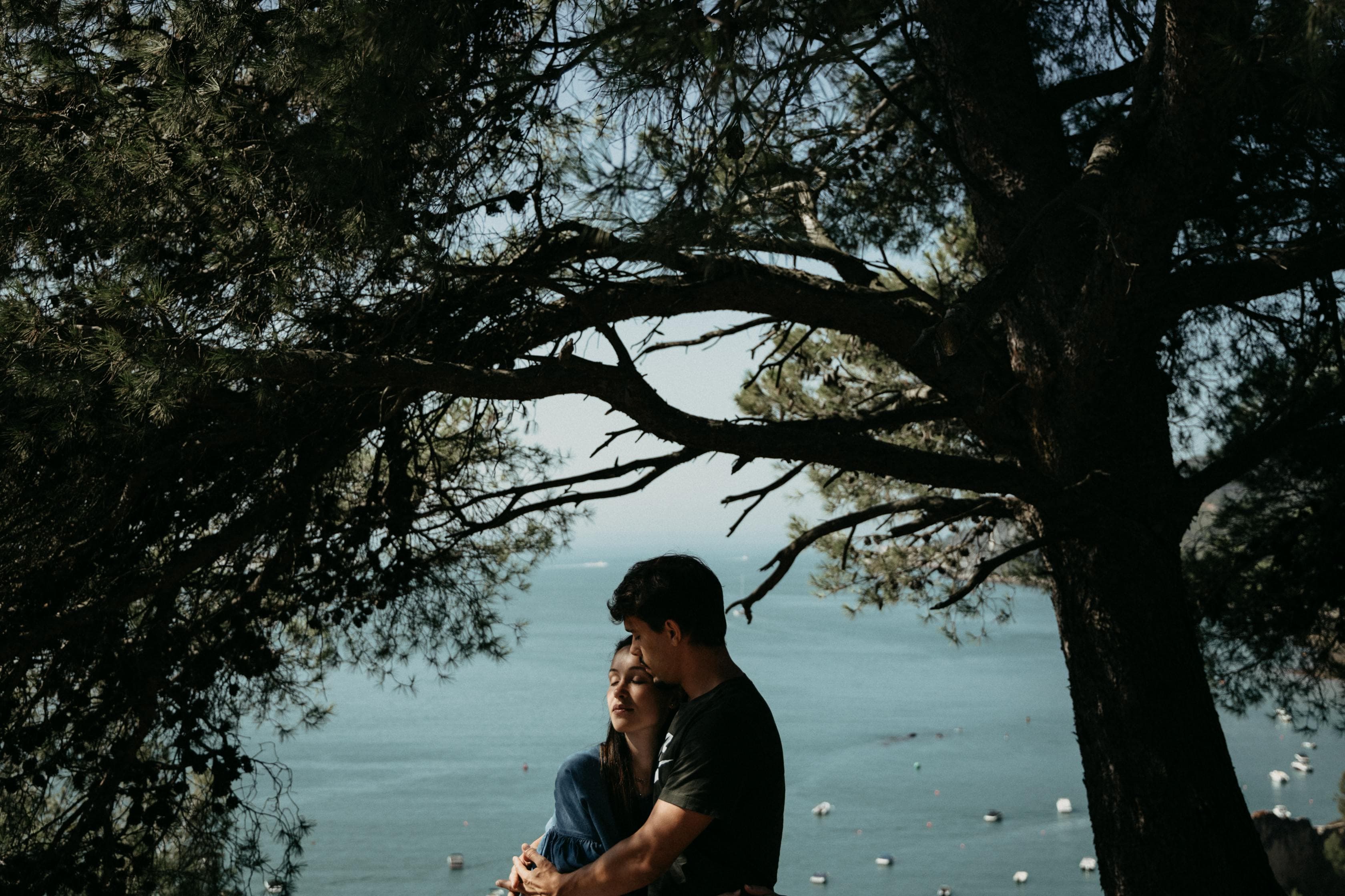 Relations karmiques : Quand les âmes se retrouvent au-delà du temps
