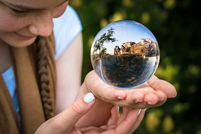 Voyance et clairvoyance : quelles différences ?