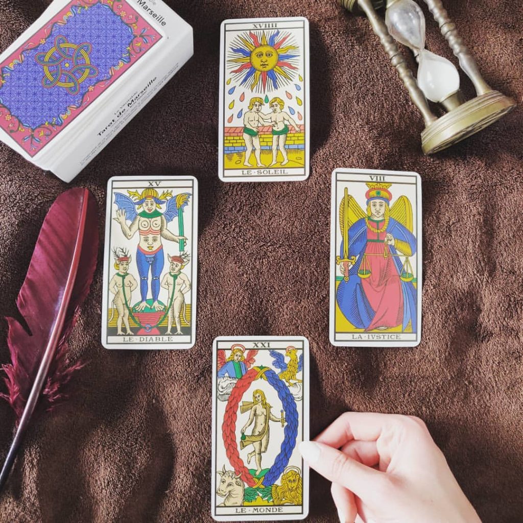 Tirage Tarot Travail Gratuit en ligne Esteban FREDERIC